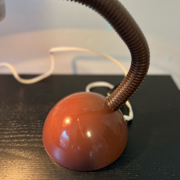 Vintage Bear Head Desk Lamp – Ceramic Animal Light with Flexible Neck, 17” Long - Picture 4 of 10